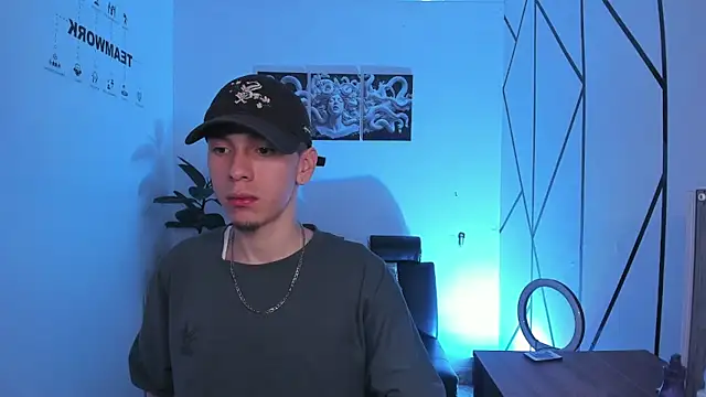 Snapshot of James_Adams_01 chatting on November 25, 2025, 3:23 pm James Adams 01 online show from November 25, 2025, 3:23 pm