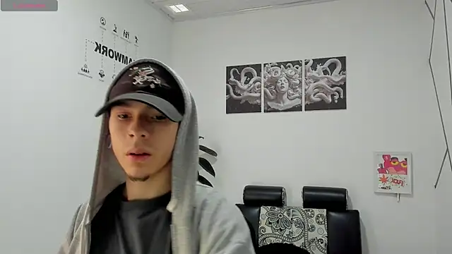 Snapshot of James_Adams_01 chatting on December 2, 2025, 12:18 pm James Adams 01 online show from December 2, 2025, 12:18 pm