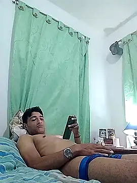 noah77  online show from February 15, 2026, 1:39 am