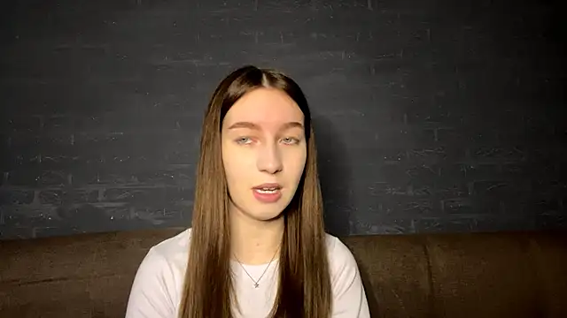 CindaWinn online show from November 22, 2025, 8:02 am