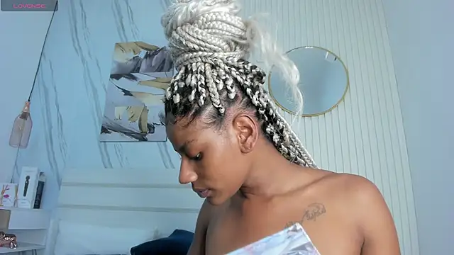 Snapshot of Afro_Luna chatting on February 21, 2026, 10:39 am Afro Luna online show from February 21, 2026, 10:39 am