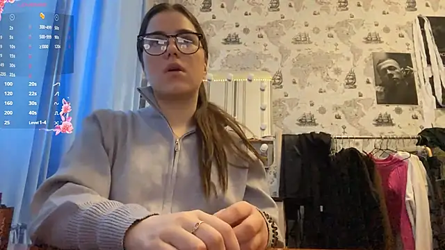 Snapshot of macanmercedes chatting on December 1, 2025, 10:16 am macanmercedes online show from December 1, 2025, 10:16 am