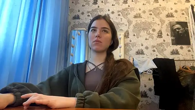 Snapshot of macanmercedes chatting on November 20, 2025, 9:21 am macanmercedes online show from November 20, 2025, 9:21 am