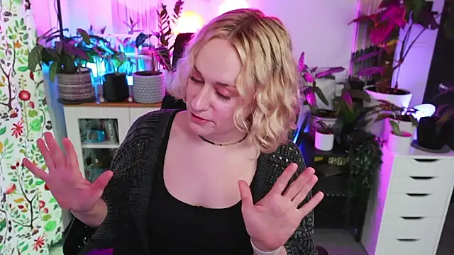 xzoeyryanx online show from February 7, 2026, 5:43 pm