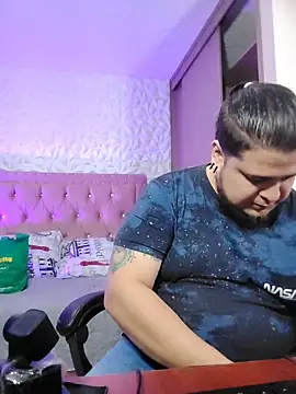 danna thiago1 online show from January 13, 2026, 12:20 pm