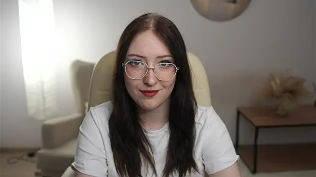 AyannaHerriott online show from November 18, 2025, 12:52 pm