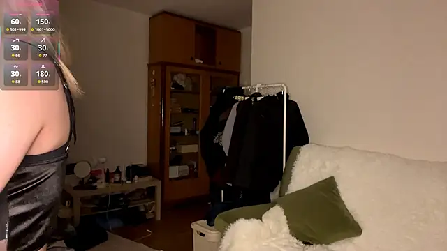 Snapshot of Selemene_ chatting on December 14, 2025, 6:35 pm Selemene online show from December 14, 2025, 6:35 pm