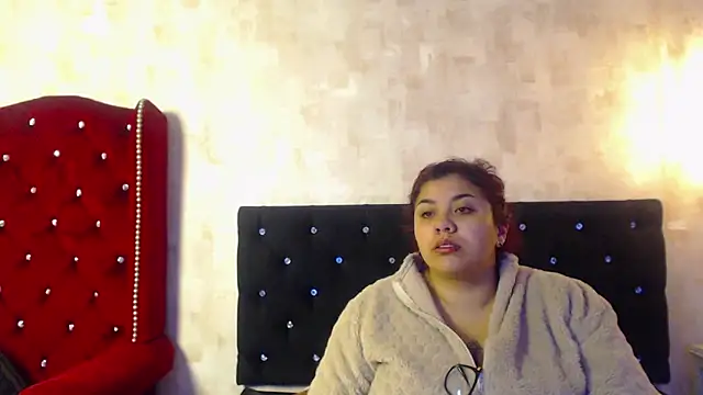 danna garza online show from November 25, 2025, 4:35 am