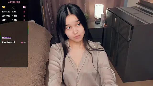 MeliaMelchiori online show from February 15, 2026, 12:04 pm