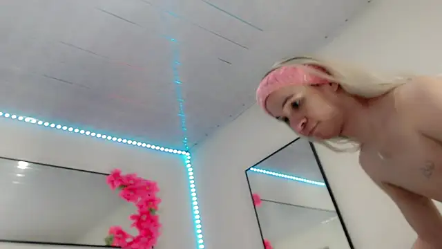 Karla hot777 online show from April 17, 2026, 1:25 pm