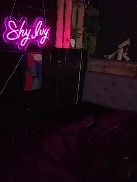 Shy-Ivy online show from May 7, 2026, 9:18 pm