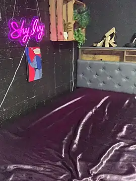 Shy-Ivy online show from April 13, 2026, 9:08 pm