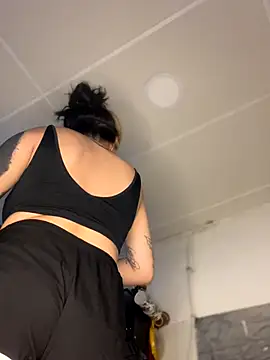 VeloraVyxen  online show from November 27, 2025, 2:56 am