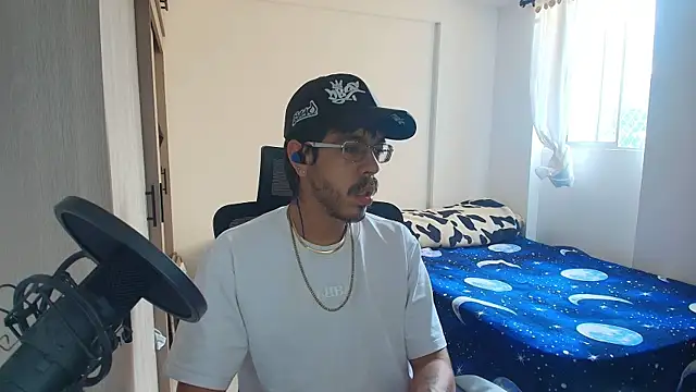 Snapshot of naitt_ chatting on November 25, 2025, 2:17 pm naitt online show from November 25, 2025, 2:17 pm