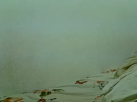 BrunetteNaomi8 online show from November 25, 2025, 7:58 pm