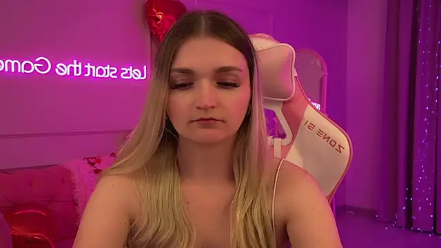 Snapshot of AnnyRaii chatting on February 13, 2026, 6:30 pm AnnyRaii online show from February 13, 2026, 6:30 pm