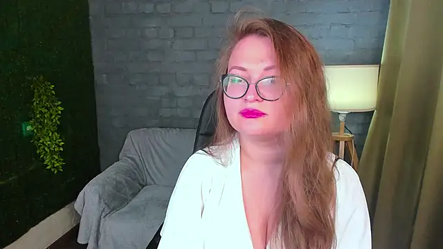 Snapshot of Mary_Klay chatting on November 18, 2025, 4:21 pm Mary Klay online show from November 18, 2025, 4:21 pm