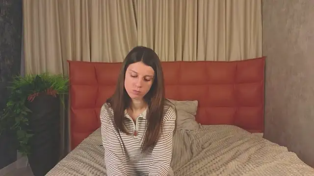 Snapshot of VelvetNyxen chatting on January 7, 2026, 2:11 pm VelvetNyxen online show from January 7, 2026, 2:11 pm