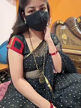cutestpearl online show from May 8, 2026, 8:01 pm