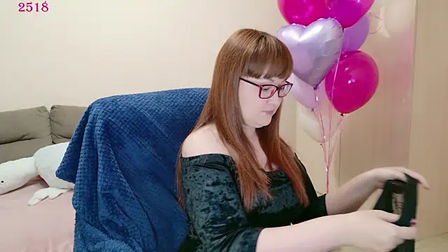 Snapshot of Foxy-lady chatting on May 31, 2026, 2:23 pm Foxy-lady online show from May 31, 2026, 2:23 pm