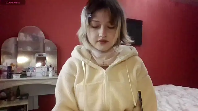 Snapshot of SkylaPorter chatting on November 27, 2025, 10:16 am SkylaPorter online show from November 27, 2025, 10:16 am