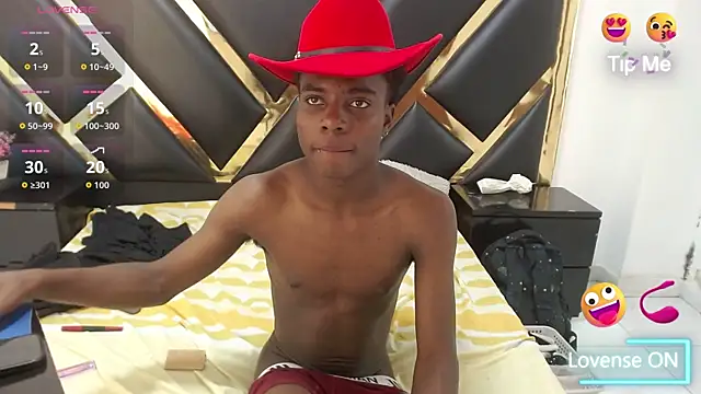 NoahJhonson69 online show from April 1, 2026, 1:41 pm