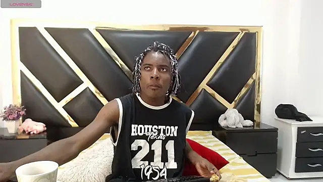 NoahJhonson69 online show from May 31, 2026, 11:38 am