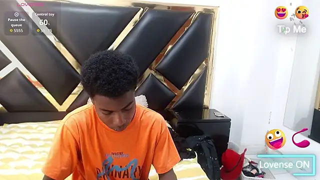 NoahJhonson69 online show from April 5, 2026, 11:39 am