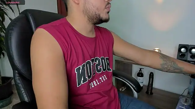 Snapshot of Mark__Brown chatting on November 19, 2025, 4:45 am Mark Brown online show from November 19, 2025, 4:45 am