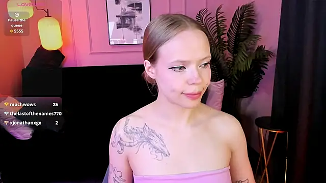 lucy loy online show from April 26, 2026, 4:26 pm