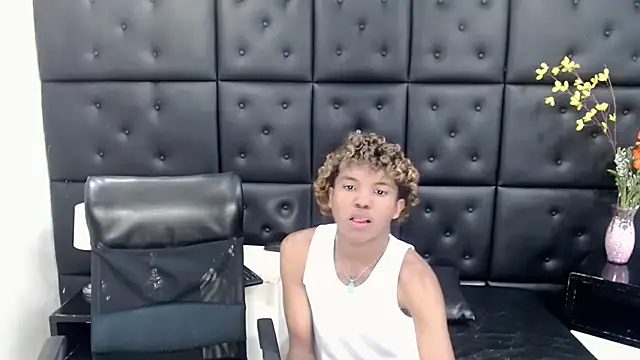 Snapshot of ChrisHott01 chatting on November 26, 2025, 1:49 am ChrisHott01 online show from November 26, 2025, 1:49 am