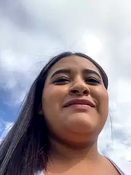 Snapshot of Sara_storm_outdoors chatting on November 18, 2025, 7:50 pm Sara storm outdoors online show from November 18, 2025, 7:50 pm