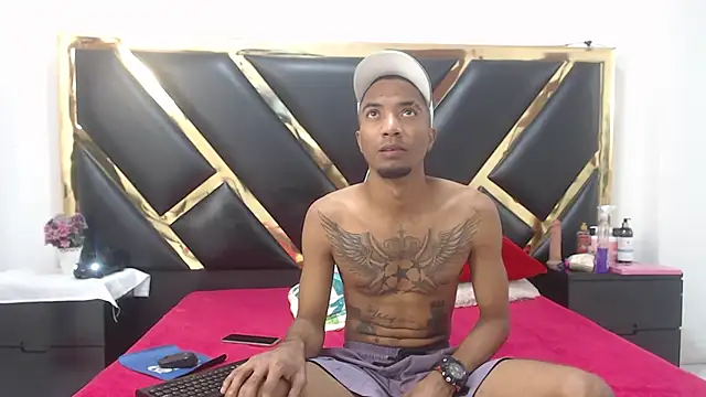 Snapshot of Caroyandy3 chatting on November 24, 2025, 11:43 am Caroyandy3 online show from November 24, 2025, 11:43 am