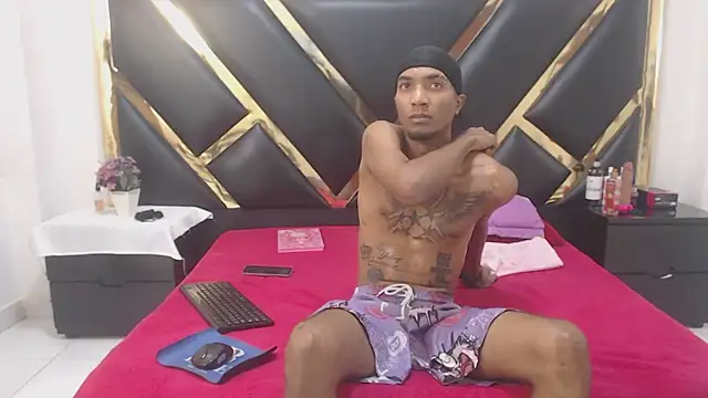 Snapshot of Caroyandy3 chatting on November 26, 2025, 11:43 am Caroyandy3 online show from November 26, 2025, 11:43 am