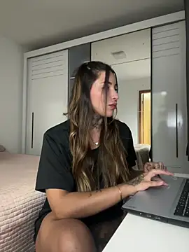 Snapshot of thauanydemontie chatting on November 21, 2025, 11:59 pm thauanydemontie online show from November 21, 2025, 11:59 pm