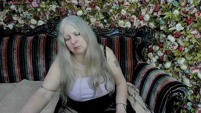 mariabelladonna online show from April 15, 2026, 10:21 pm