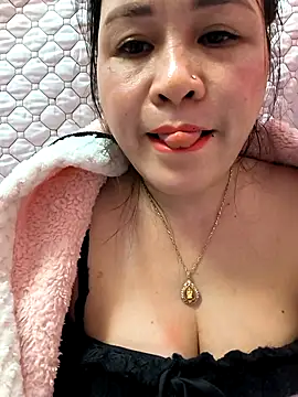 dis princess online show from December 4, 2025, 3:33 pm