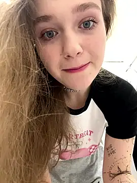 Snapshot of RussianWoman chatting on January 13, 2026, 3:43 am RussianWoman online show from January 13, 2026, 3:43 am