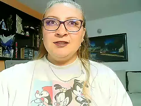 Snapshot of LexieNatty chatting on November 19, 2025, 7:36 pm LexieNatty online show from November 19, 2025, 7:36 pm