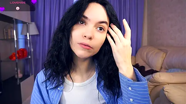 LorrieWilcinski online show from November 23, 2025, 7:51 am