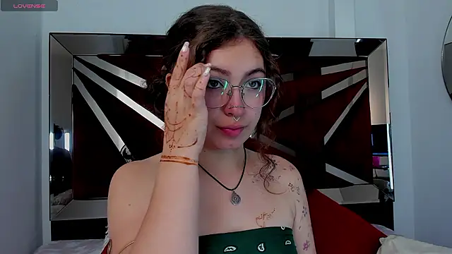 Snapshot of MarieTaylor_ chatting on February 9, 2026, 6:06 pm MarieTaylor online show from February 9, 2026, 6:06 pm