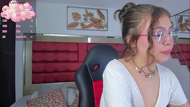 Snapshot of MarieTaylor_ chatting on February 12, 2026, 12:21 am MarieTaylor online show from February 12, 2026, 12:21 am