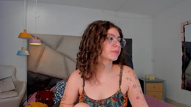 Snapshot of MarieTaylor_ chatting on March 2, 2026, 6:04 pm MarieTaylor online show from March 2, 2026, 6:04 pm