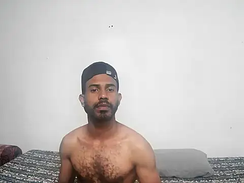 alberthot11 online show from January 12, 2026, 5:58 am