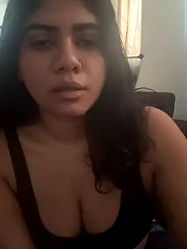 TiaBella  online show from December 19, 2025, 2:41 pm