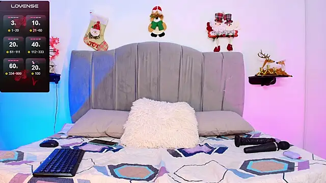 Maddy  Jones online show from December 3, 2025, 7:13 pm