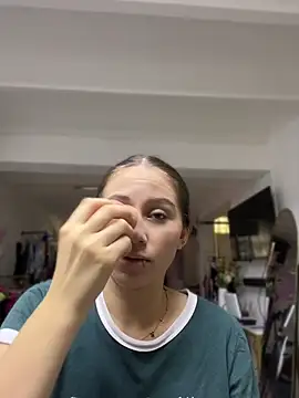 MiaWhiteBunny online show from July 11, 2026, 8:09 pm