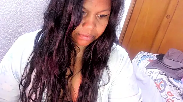 ebonycamelia online show from April 15, 2026, 4:29 am