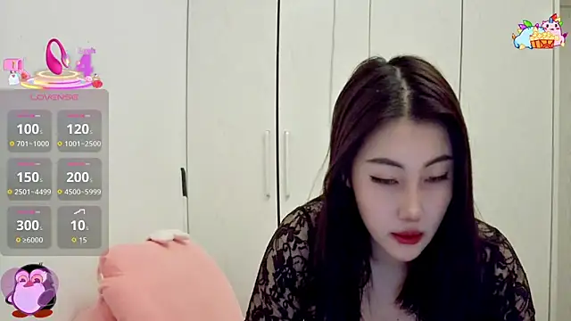 Snapshot of XIAOFENG-2025 chatting on December 3, 2025, 12:23 am XIAOFENG-2025 online show from December 3, 2025, 12:23 am