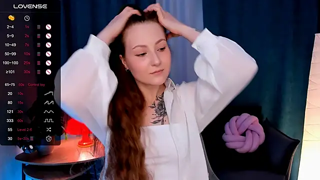 Snapshot of velvet_cherry_ chatting on November 30, 2025, 8:48 am velvet cherry online show from November 30, 2025, 8:48 am